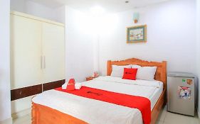 RedDoorz Khách sạn Ánh Ngọc